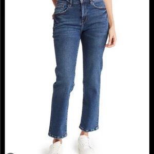 Kensie Ella high rise straight Jean.
